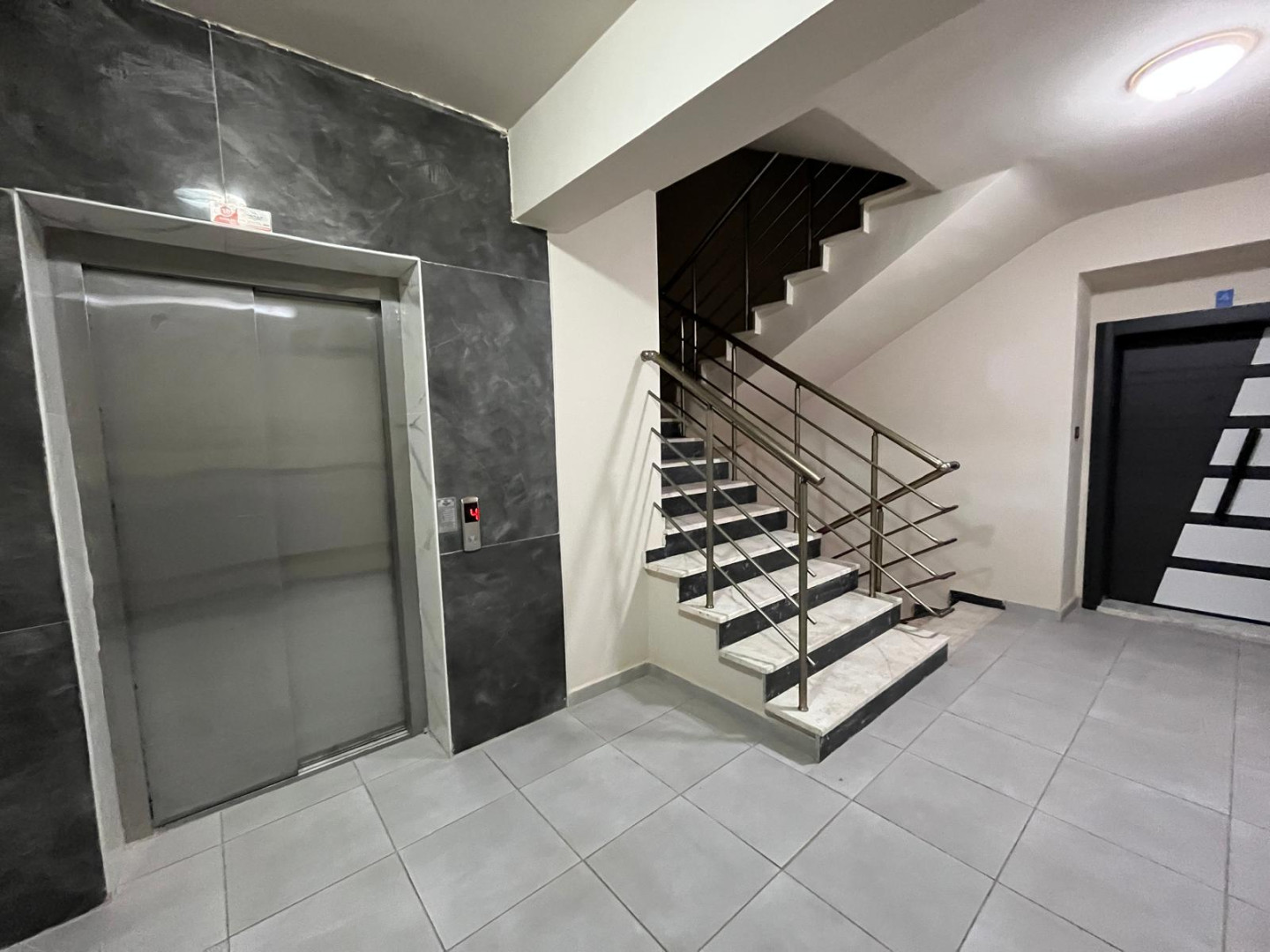 KOSOVA DA SIFIR BALKON TEZGAHLI 3+1 DAİRE